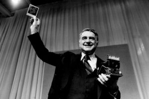 Read more about the article EDWIN HERBERT LAND: POLAROID